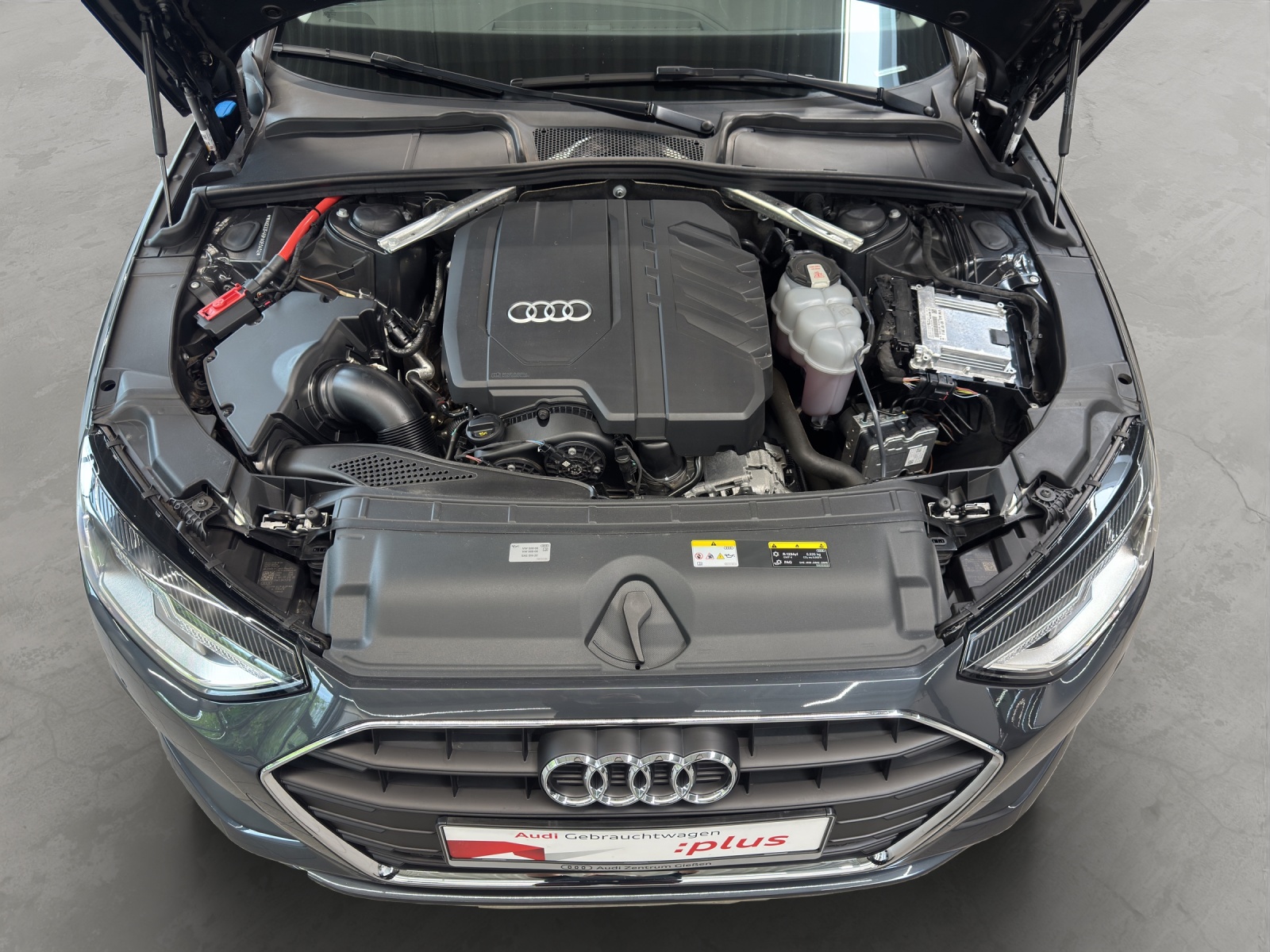 A4 Avant 40 TFSI quattro basis AHK Kamera Navi LED