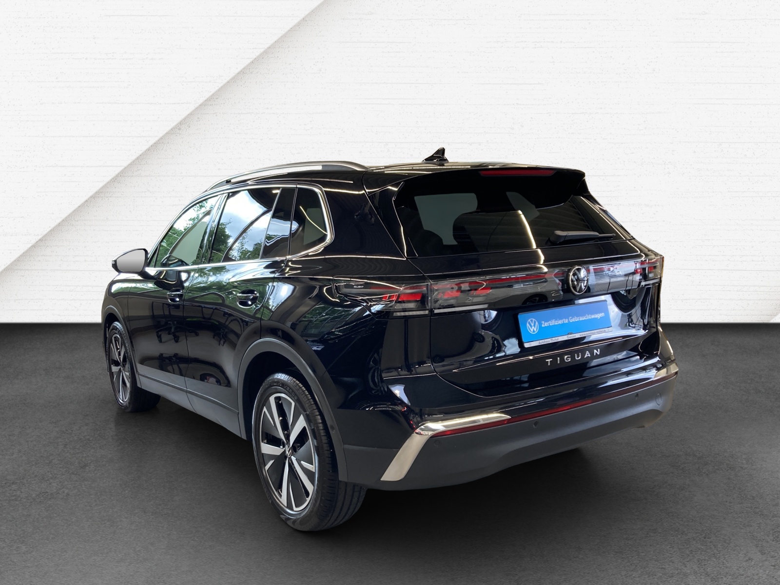 Tiguan 2.0 TDI DSG Elegance IQ-Light Standheizung Panodach AHK