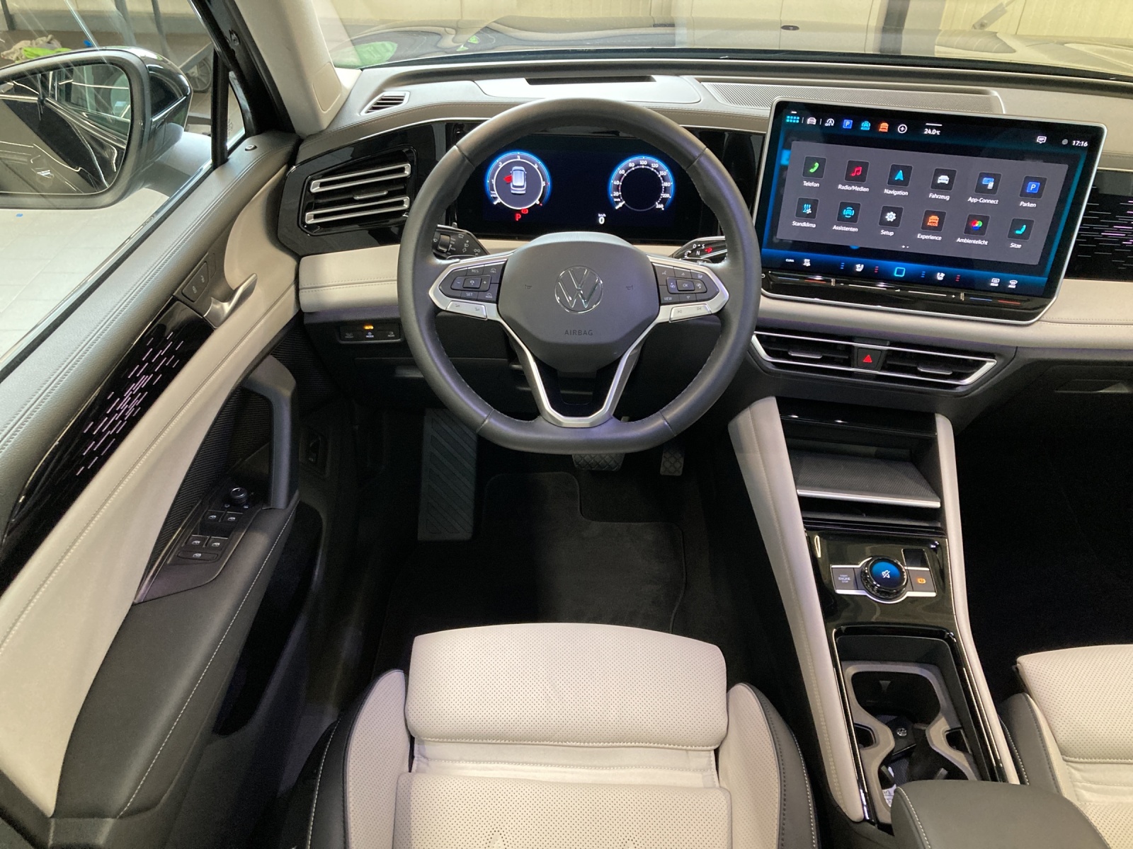 Tiguan 2.0 TDI DSG Elegance IQ-Light Standheizung Panodach AHK