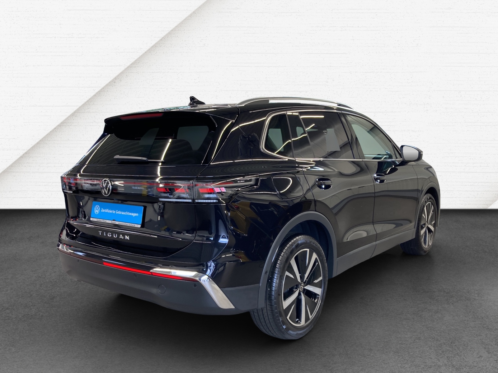 Tiguan 2.0 TDI DSG Elegance IQ-Light Standheizung Panodach AHK