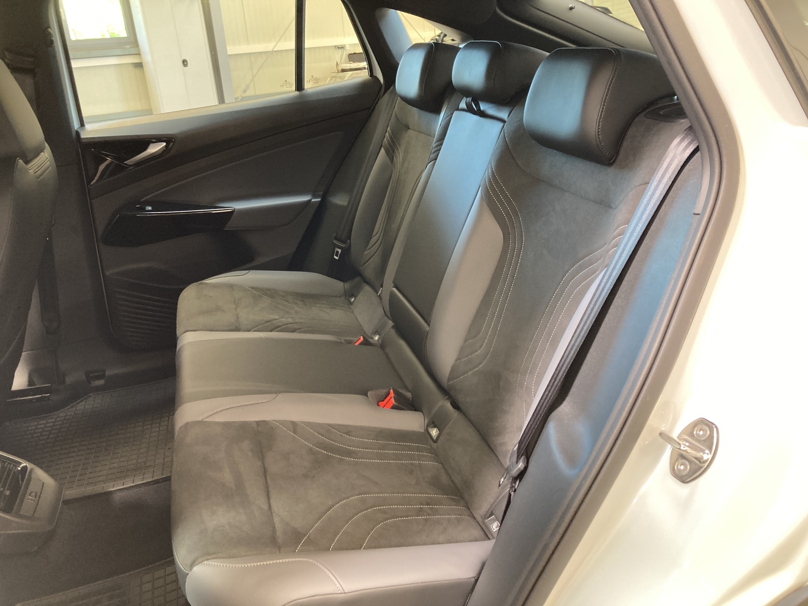 ID.5 Pro 210 kW/77kWh LED Navi Kamera ErgoActive ACC