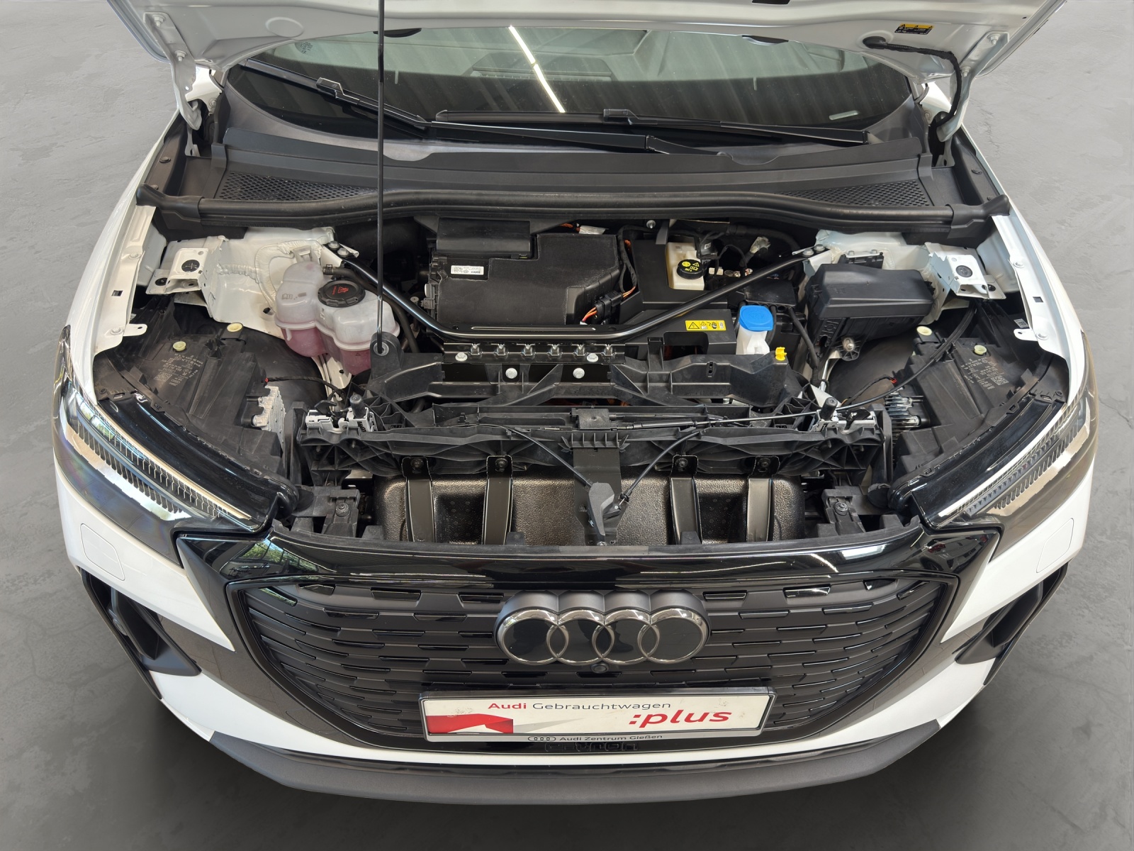 Q4 e-tron 45 quattro S line Black AHK Matrix-LED Navi