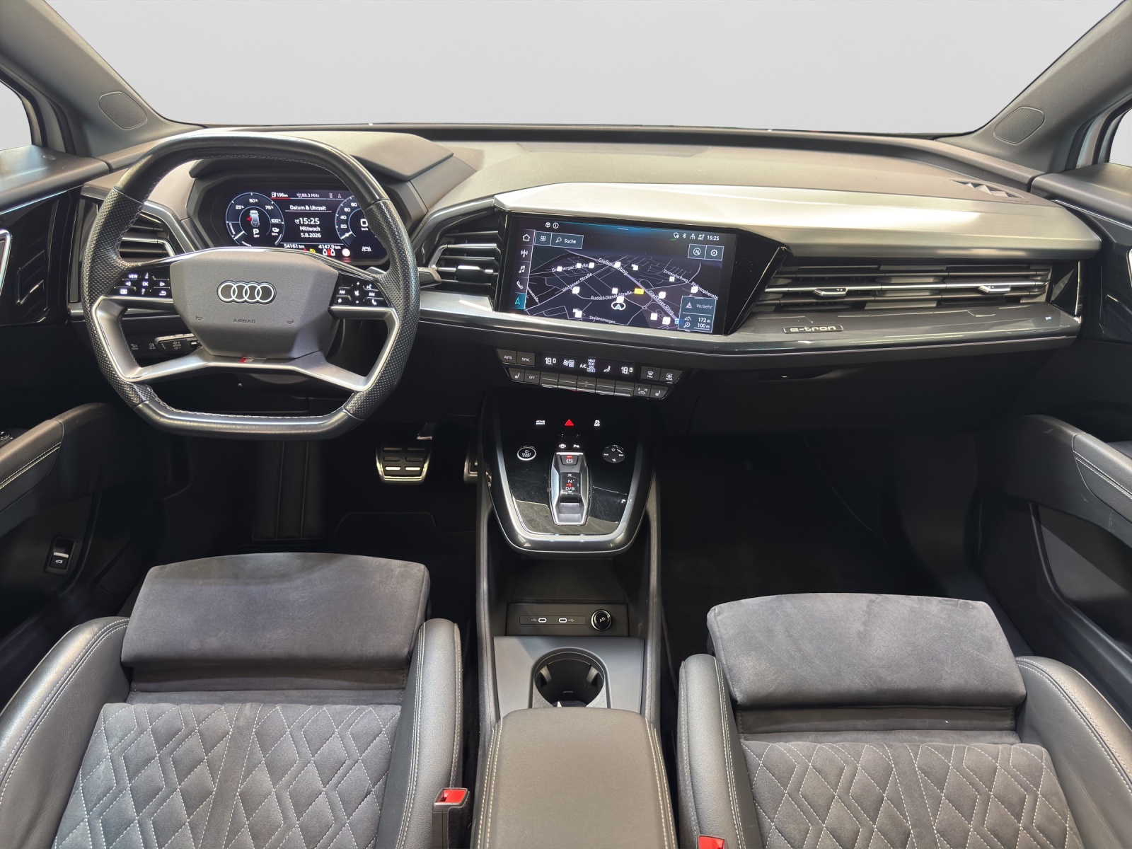 Q4 e-tron 45 quattro S line Black AHK Matrix-LED Navi