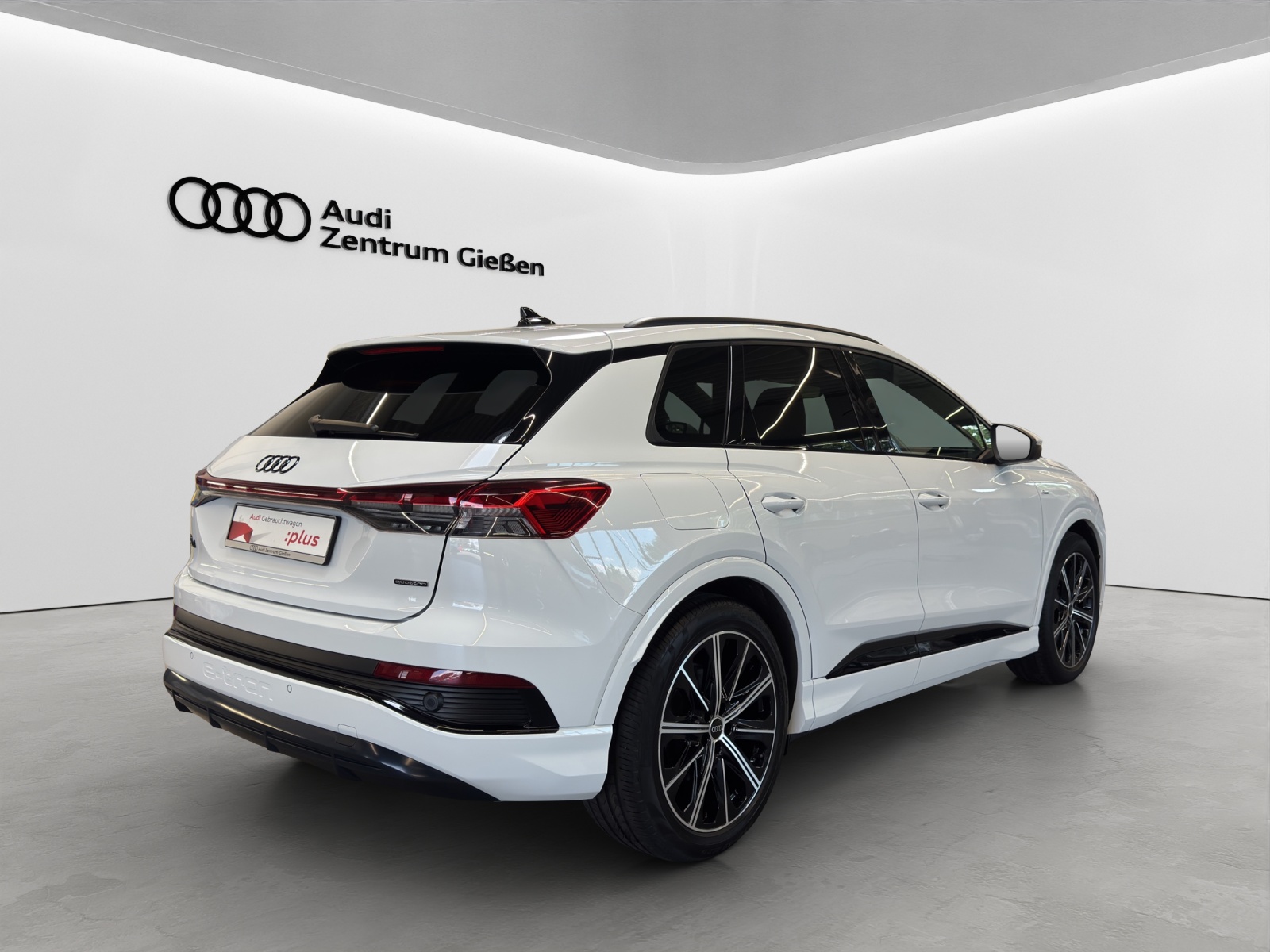 Q4 e-tron 45 quattro S line Black AHK Matrix-LED Navi