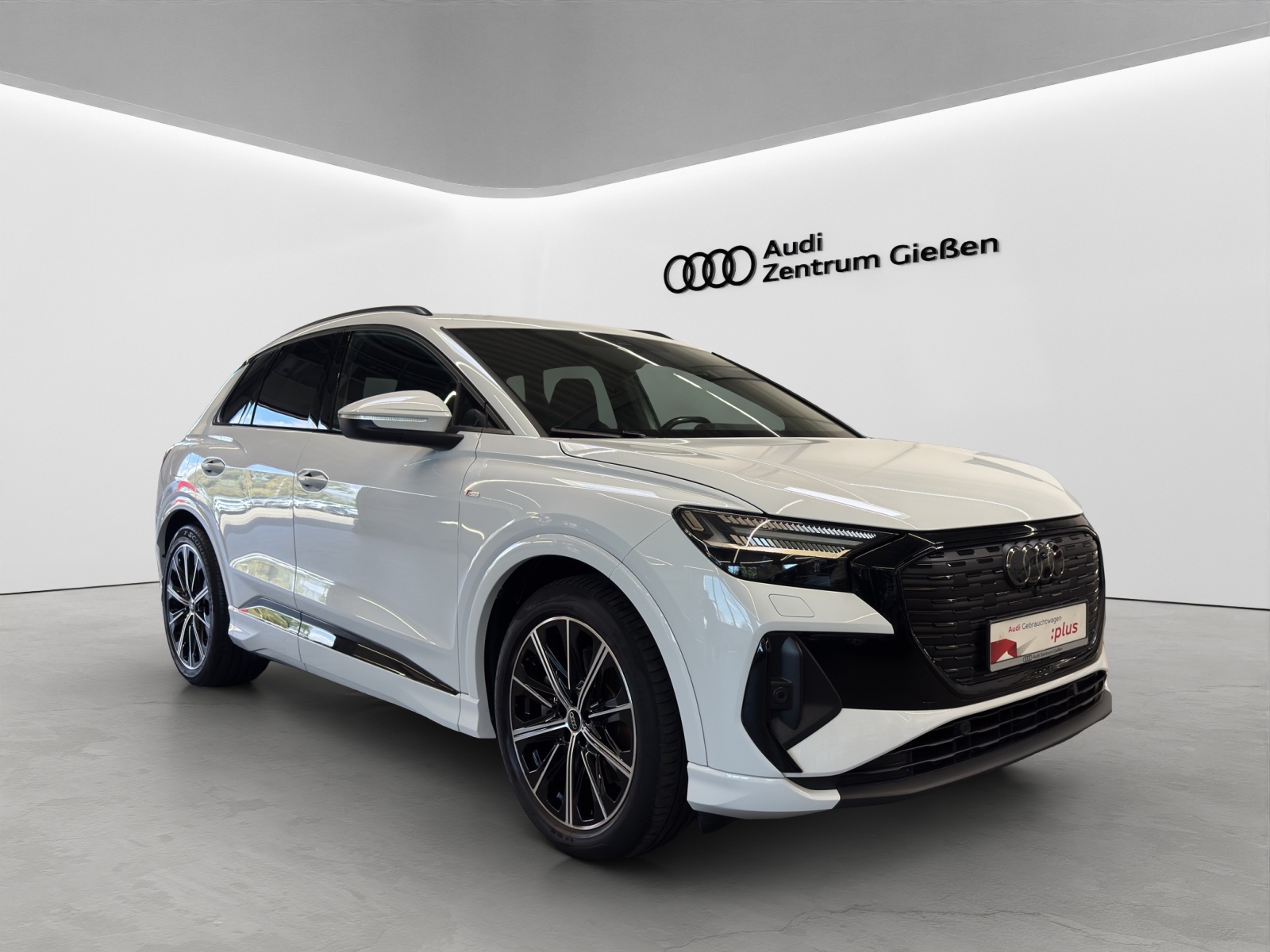 Q4 e-tron 45 quattro S line Black AHK Matrix-LED Navi