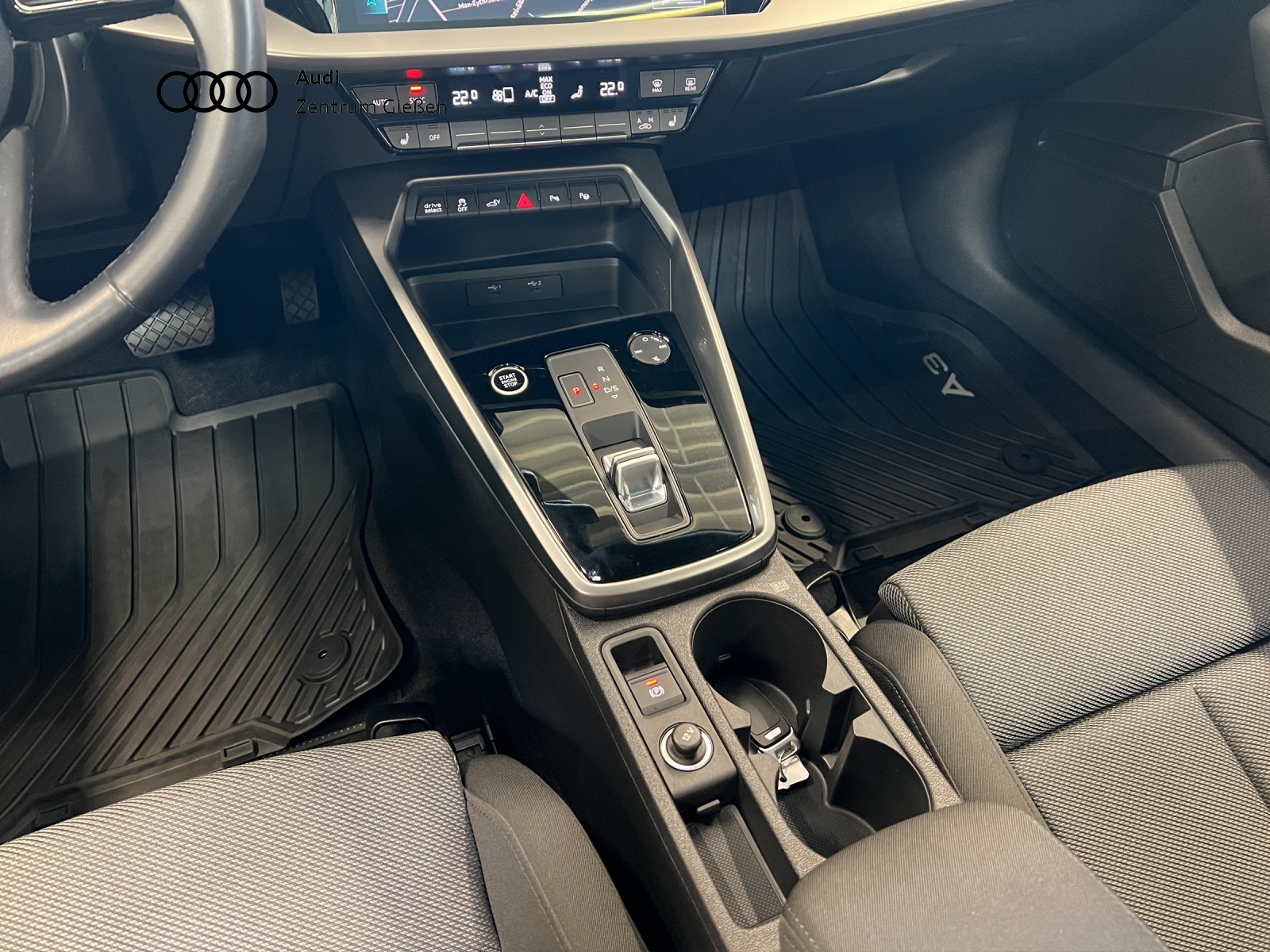 A3 Sportback 40 TFSI e S line PANO LED Kamera Navi