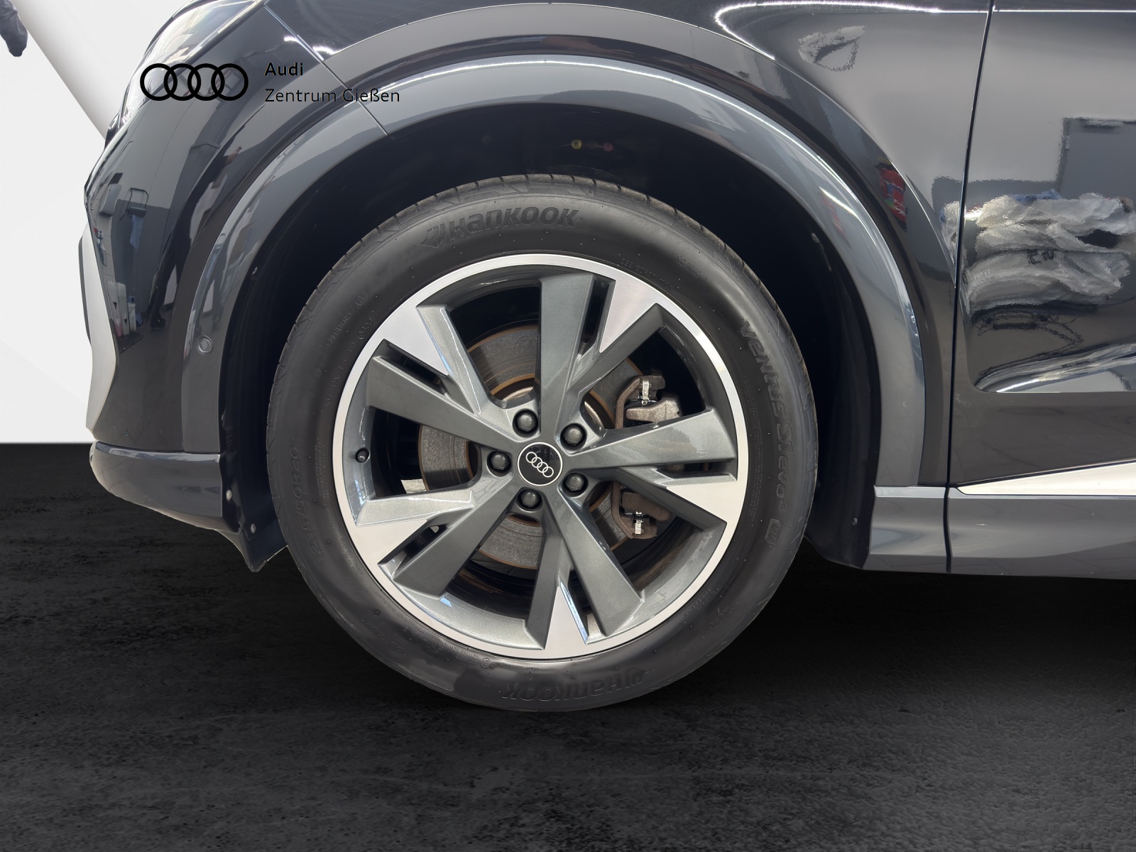 Q4 50 e-tron quattro S line Pano Matrix SONOS Navi Assistenzpaket Plus