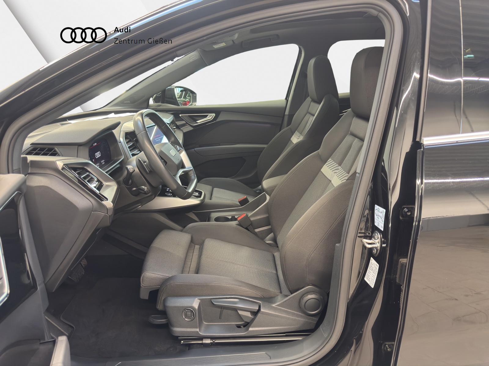 Q4 50 e-tron quattro S line Pano Matrix SONOS Navi Assistenzpaket Plus