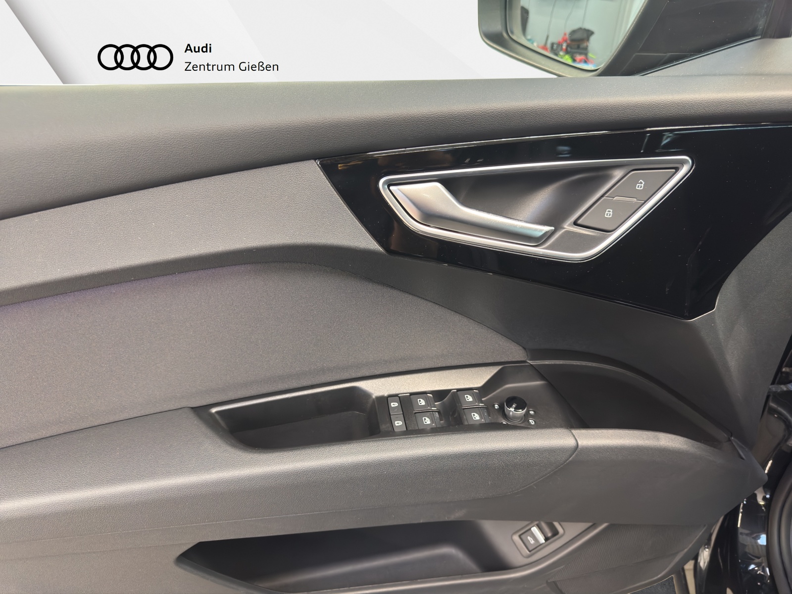 Q4 50 e-tron quattro S line Pano Matrix SONOS Navi Assistenzpaket Plus