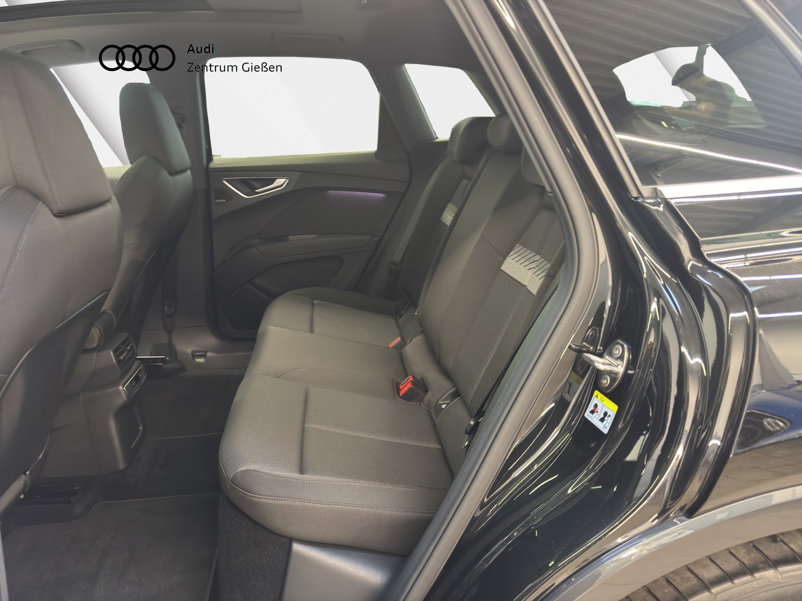 Q4 50 e-tron quattro S line Pano Matrix SONOS Navi Assistenzpaket Plus