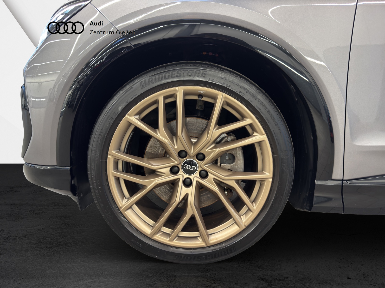 Q4 e-tron 40 S line edition one Matrix-LED