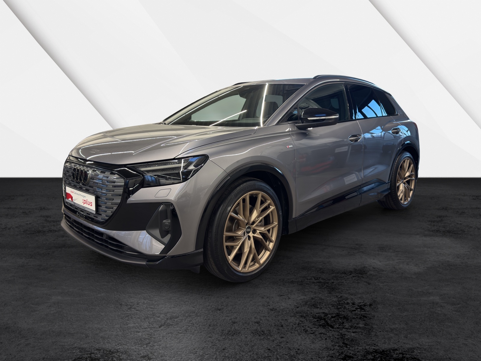 Q4 e-tron 40 S line edition one Matrix-LED