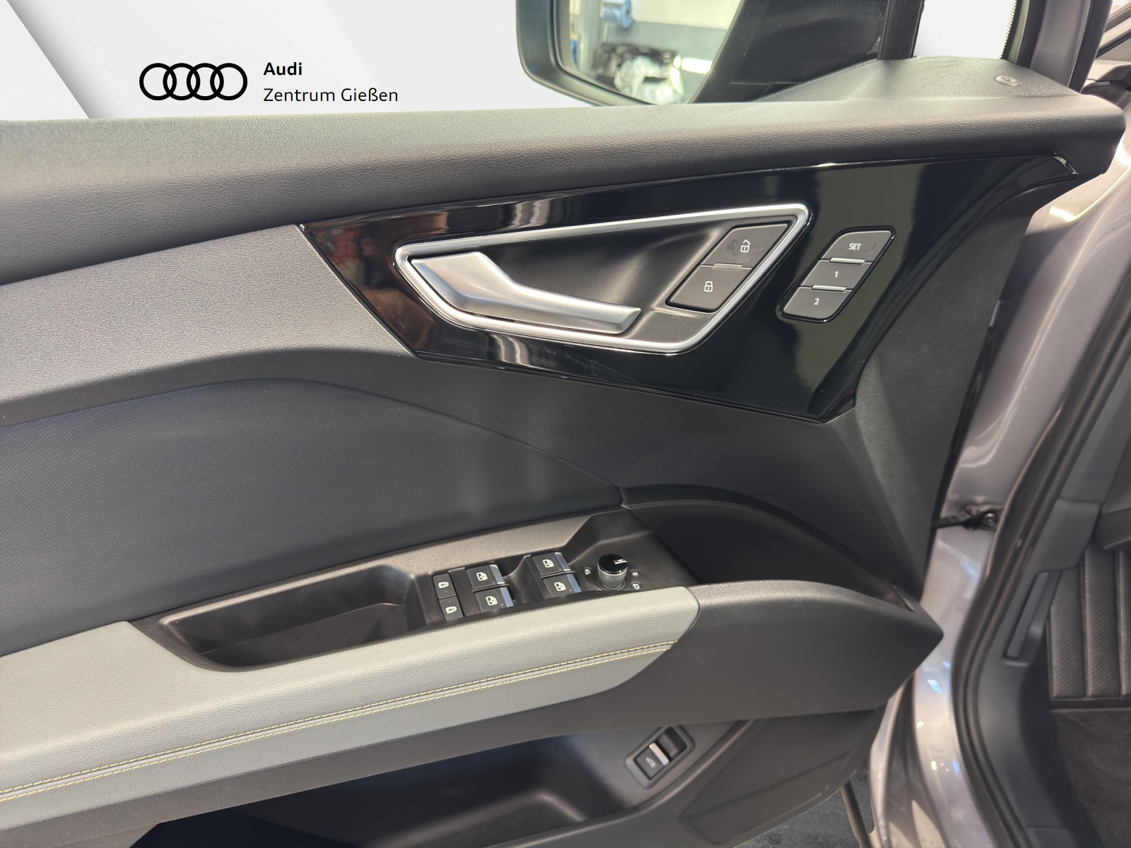 Q4 e-tron 40 S line edition one Matrix-LED