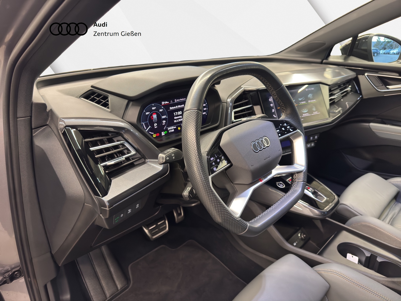 Q4 e-tron 40 S line edition one Matrix-LED