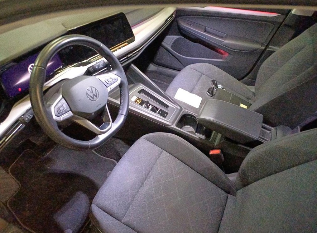 Golf 8 Variant TSI DSG Life ACC LED Navi Kamera
