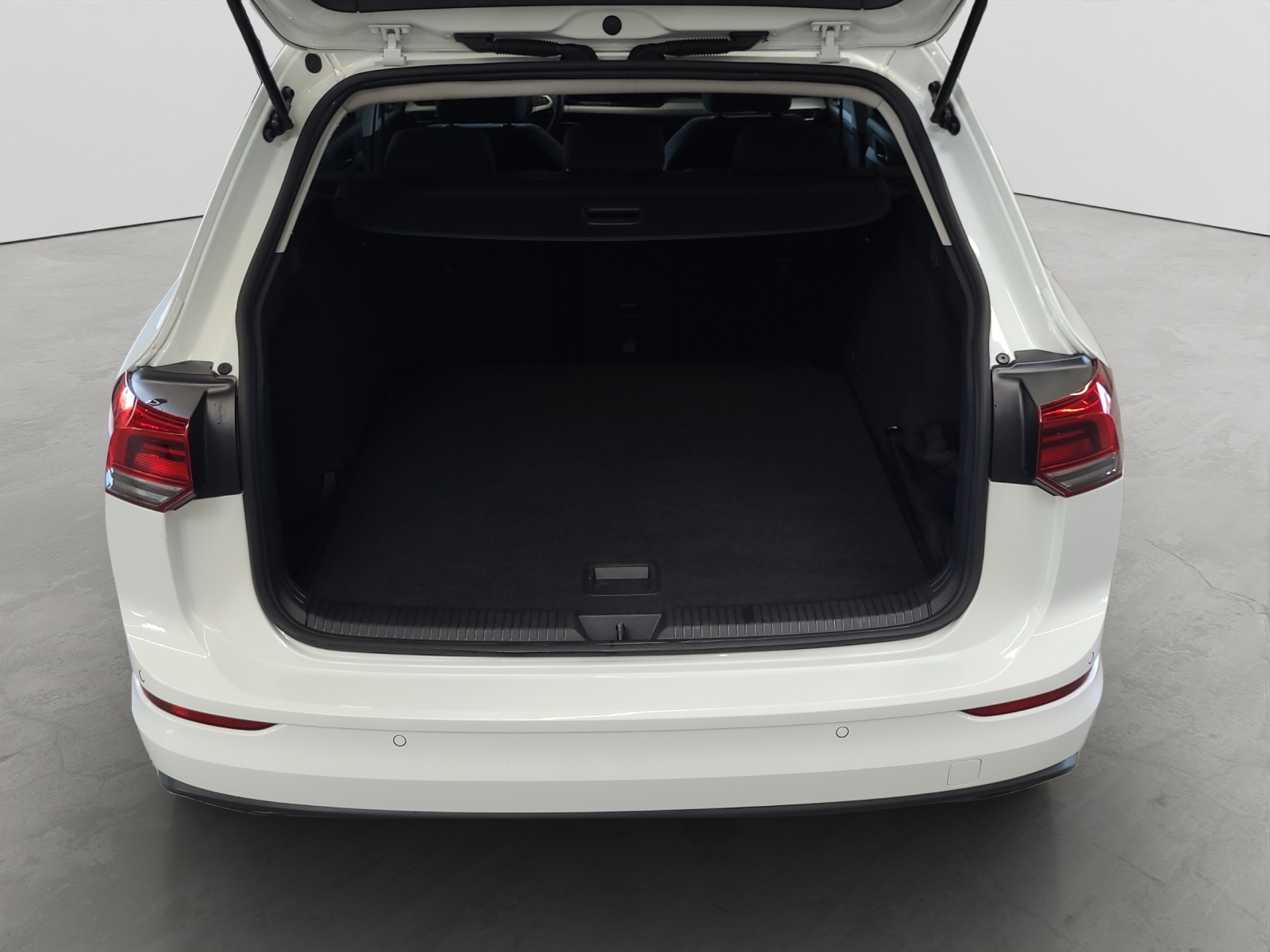 Golf 8 Variant TSI DSG Life ACC LED Navi Kamera