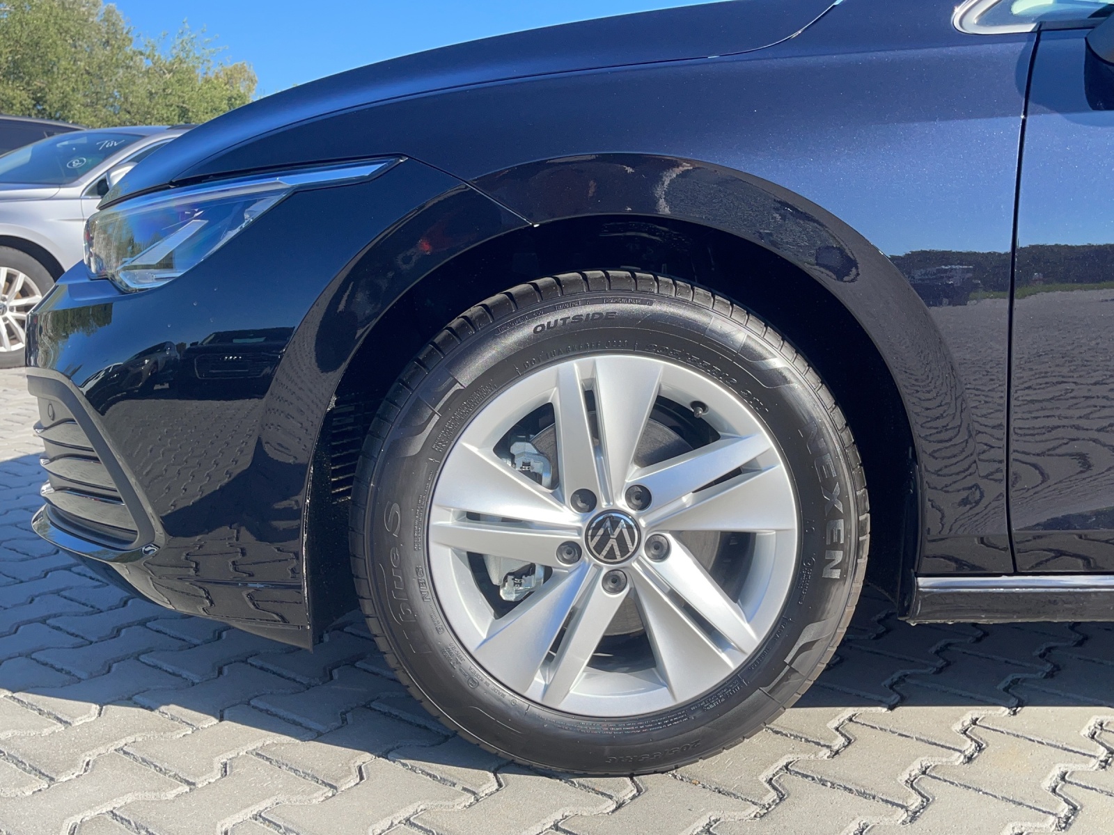 Golf 8 1.5 TSI Life ACC LED AppConnect Sitzheizung Alu