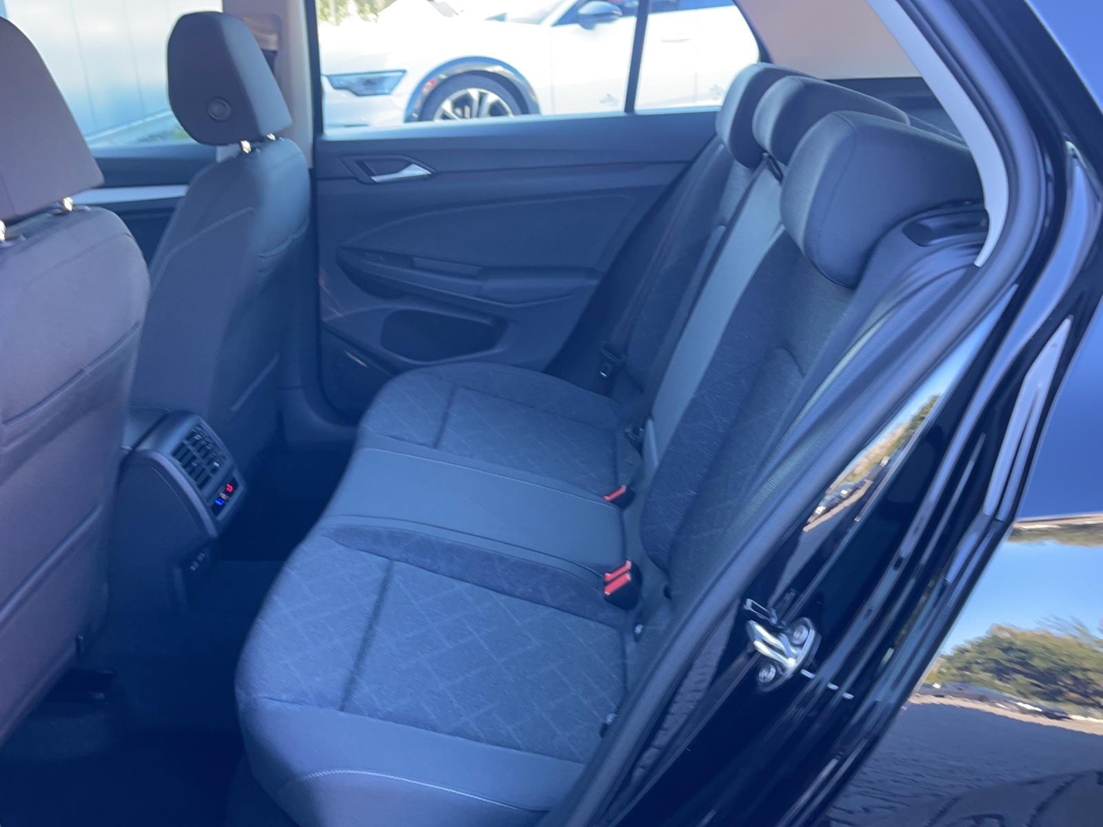 Golf 8 1.5 TSI Life ACC LED AppConnect Sitzheizung Alu