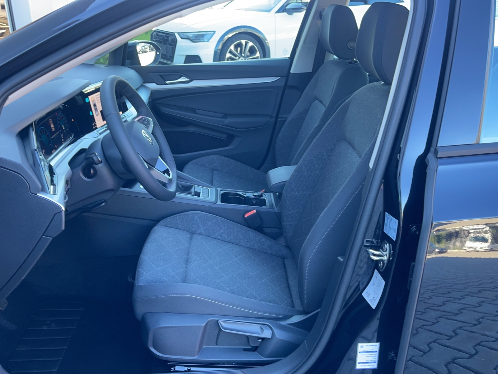 Golf 8 1.5 TSI Life ACC LED AppConnect Sitzheizung Alu