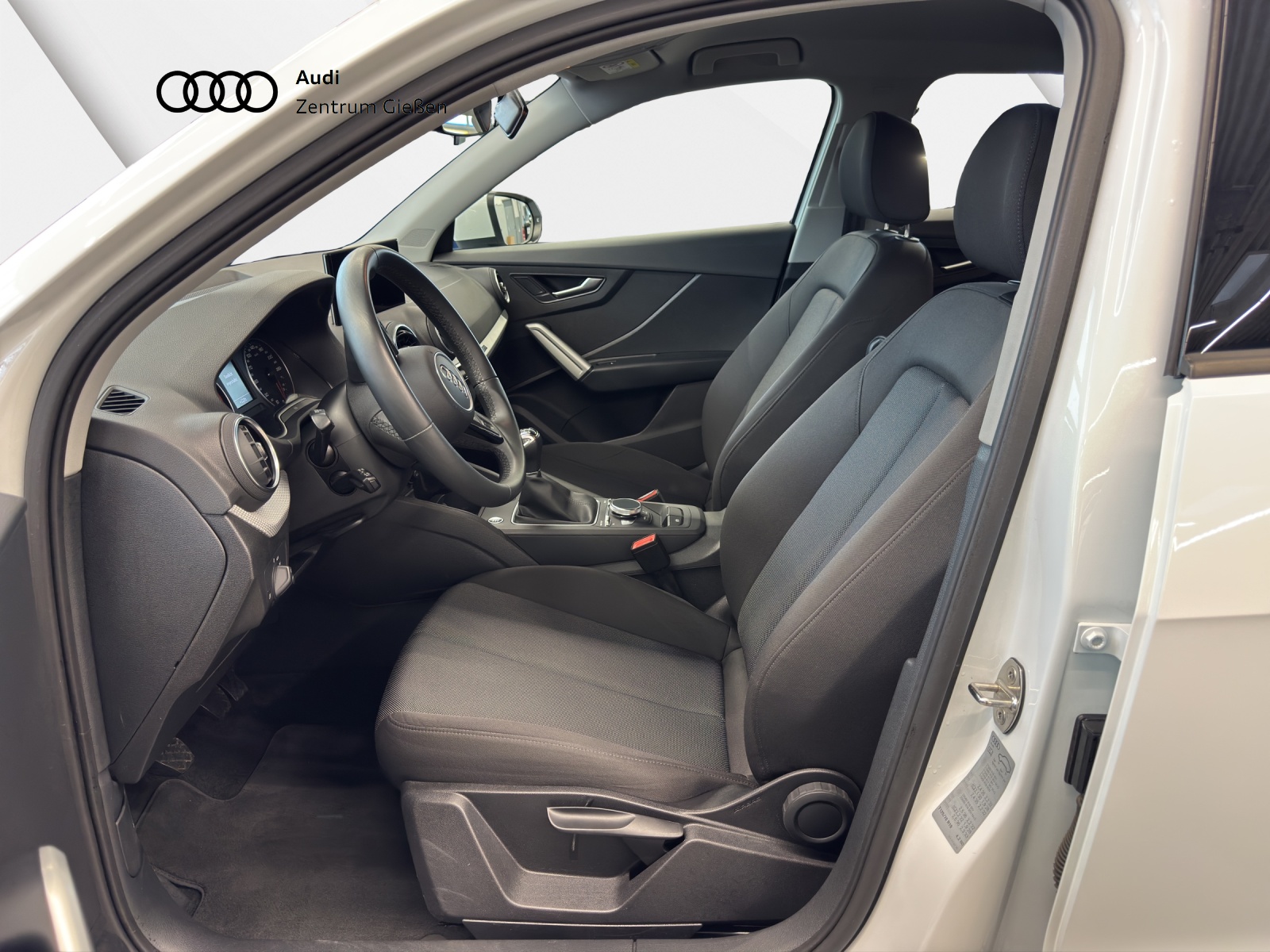 Q2 30 TDI advanced LED Infotainmentpaket