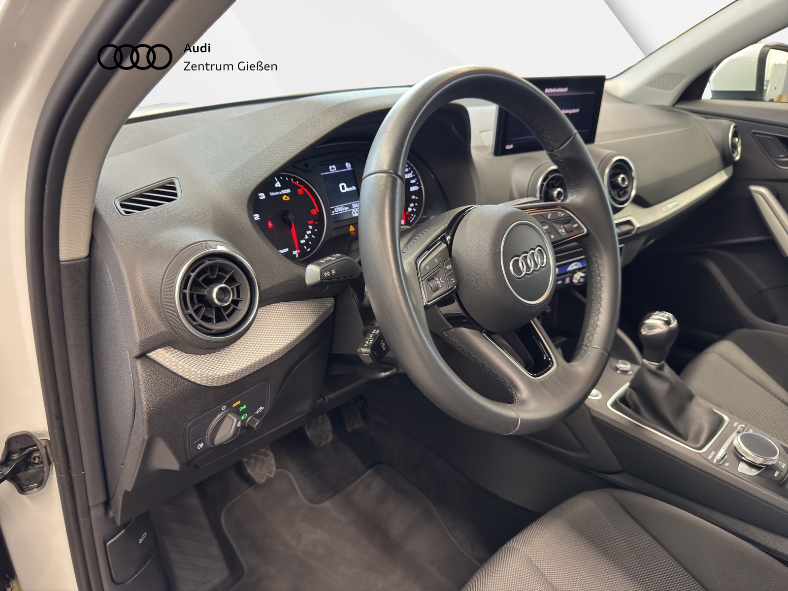 Q2 30 TDI advanced LED Infotainmentpaket