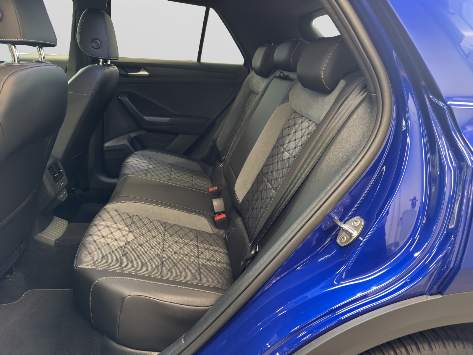 T-Roc TSI DSG R-Line IQ-Light ACC Navi